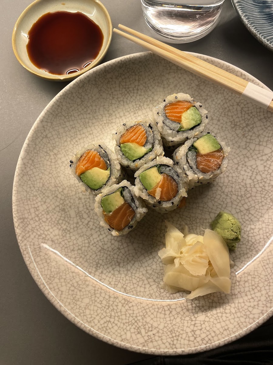 Crave Sushi Bar Photo 4