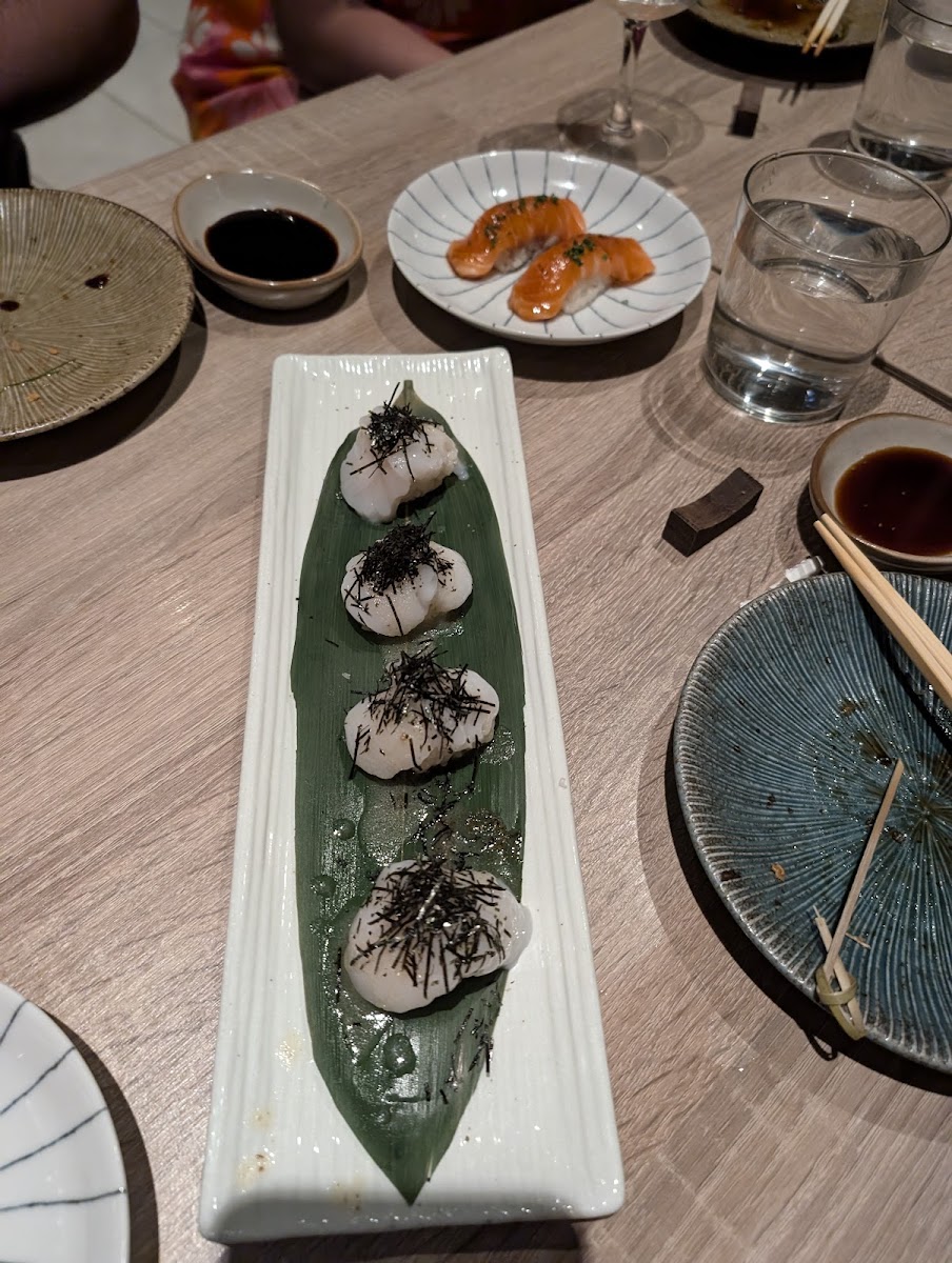 Crave Sushi Bar Photo 8