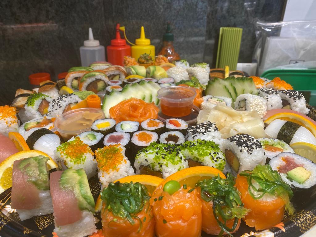 SU-MO Sushi, Momos & Curry Photo 5
