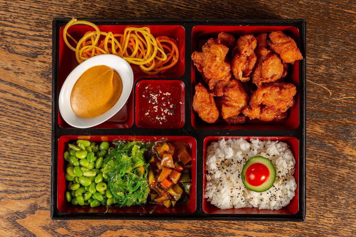 SU-MO Sushi, Momos & Curry Photo 6