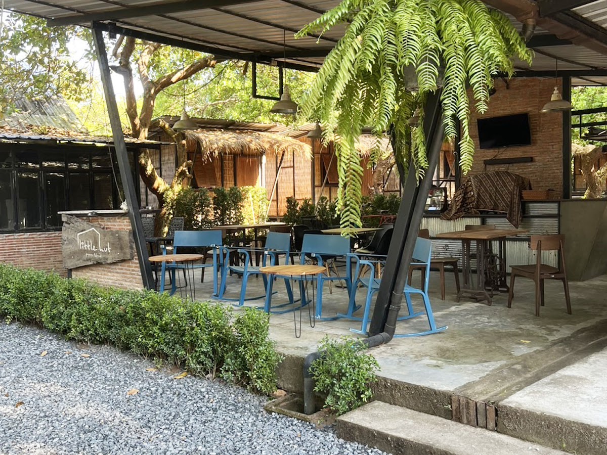 Little Hut Bungalow & Café Photo 4