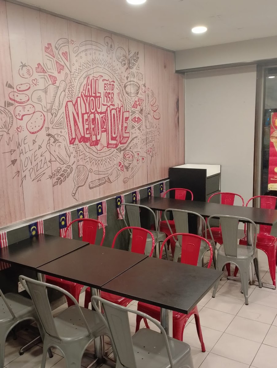 Pizza Hut Delivery Gerik Photo 3