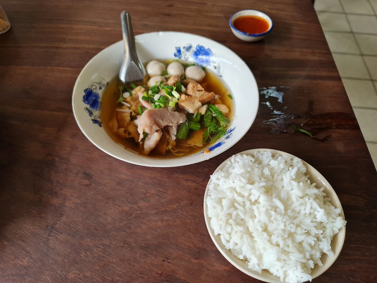 Hua Hin Meatball Shop Photo 5