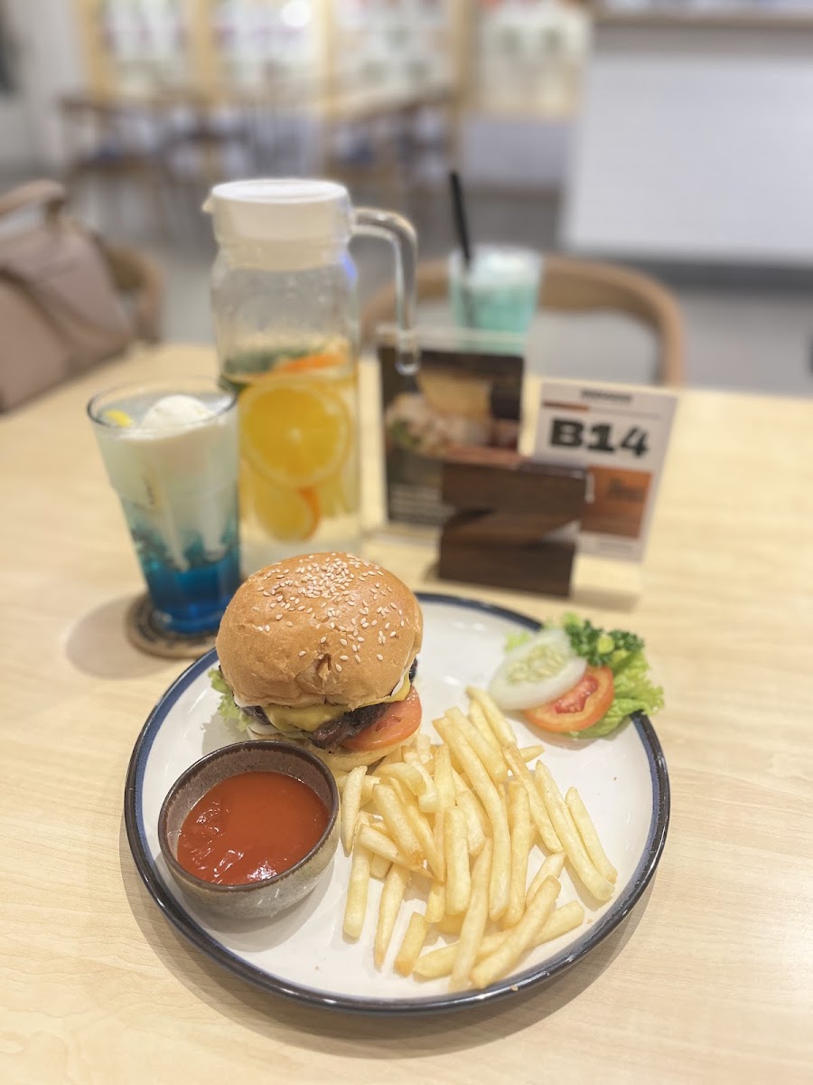 ZodiacXII Coffee & Eatery Photo 4