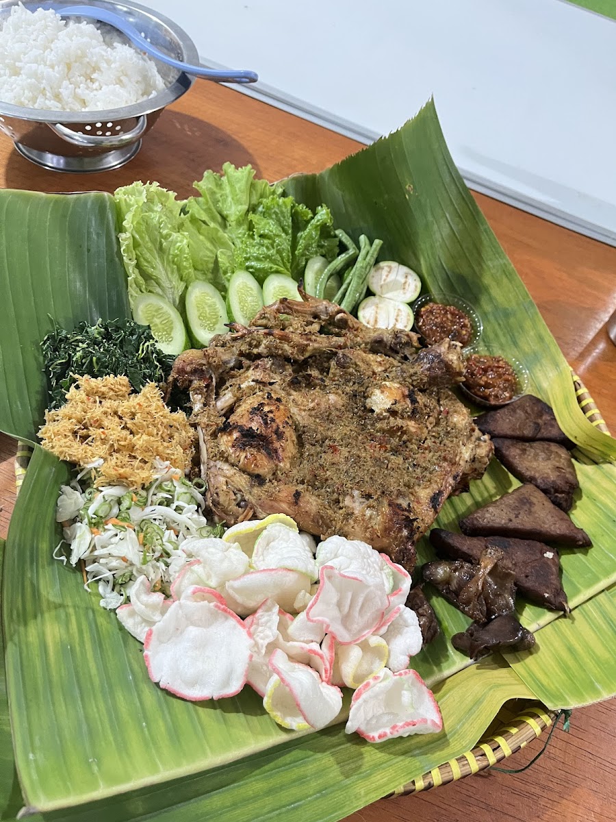 Ayam Panggang 'BU AWI'