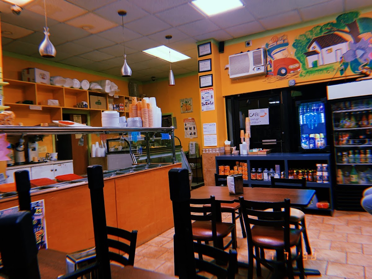 Atlixco Hamptons Deli Photo 6