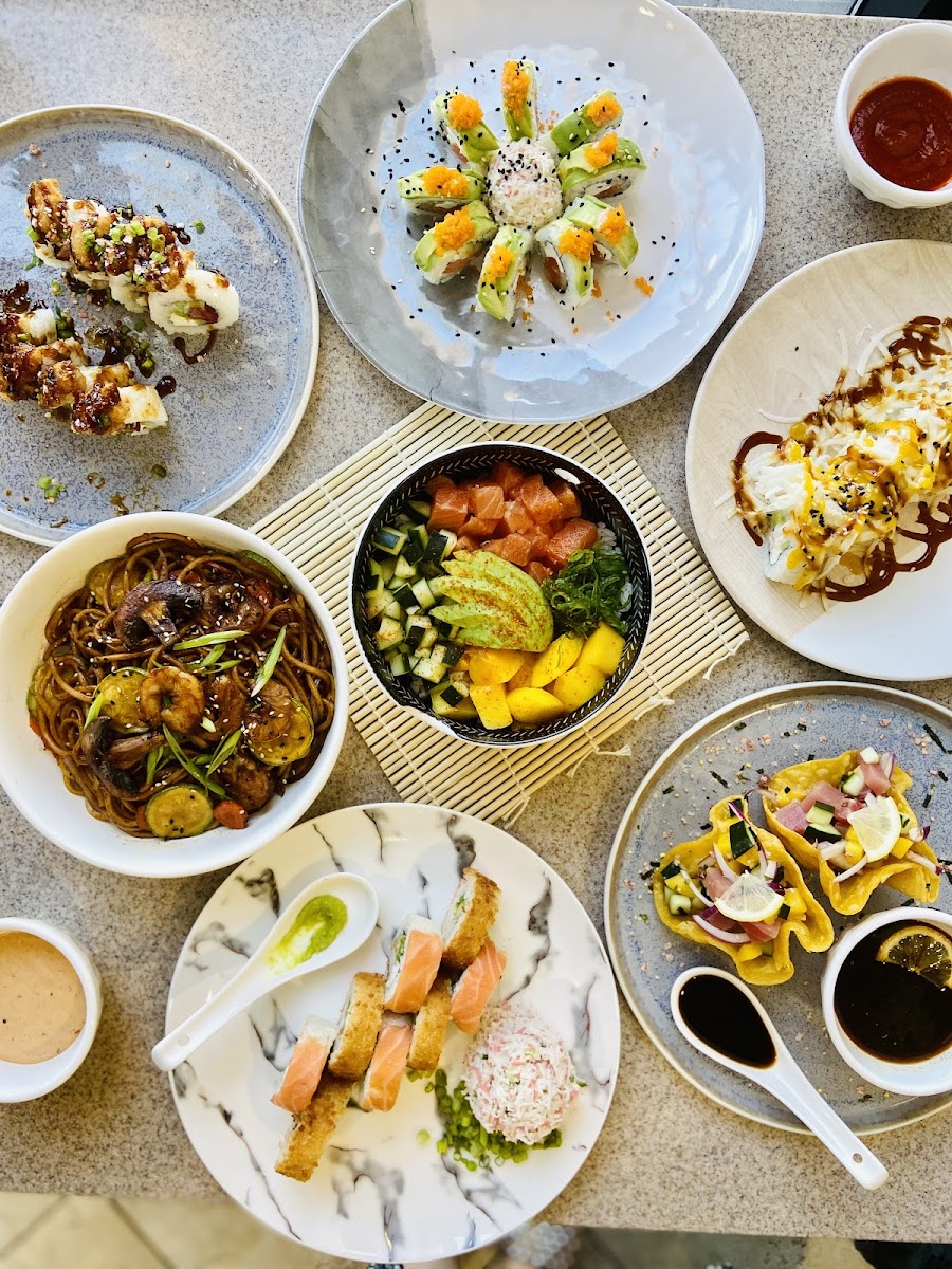 Yorokobi Sushi Phoenix Photo 4