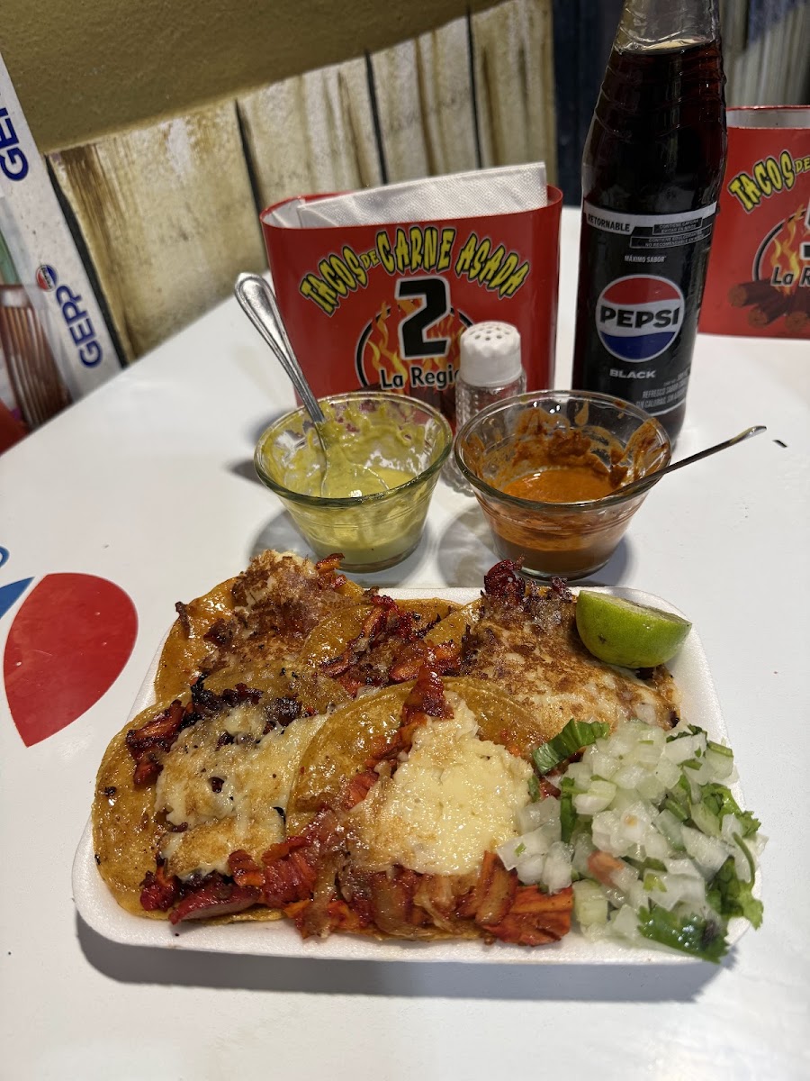 Tacos de carne asada La Regia