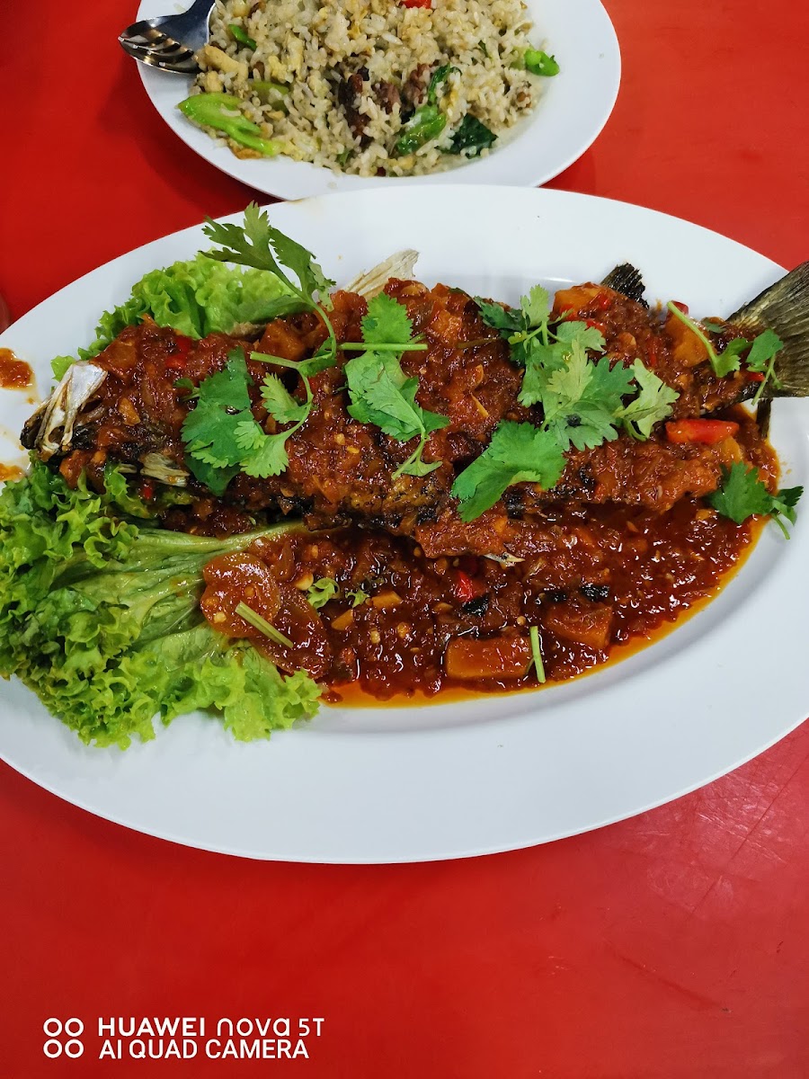 Esah Tomyam Seafood Photo 4