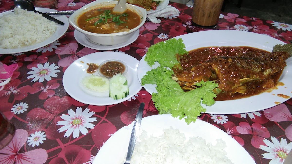 Esah Tomyam Seafood Photo 5