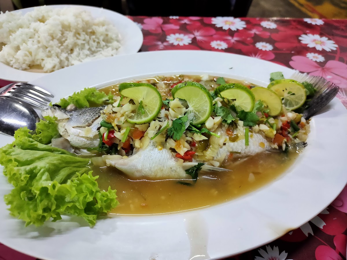 Esah Tomyam Seafood Photo 8
