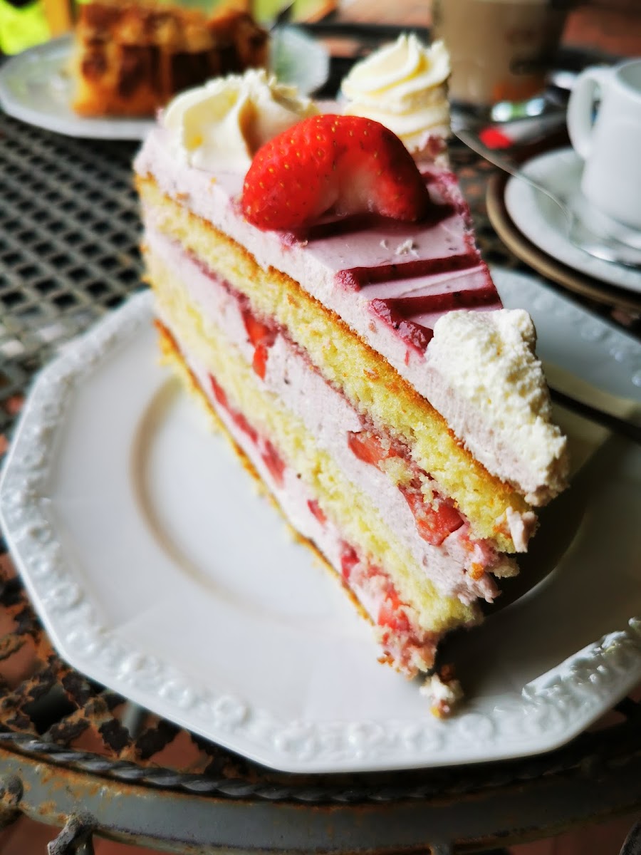 GM - Cafe, Feinkost, Accessoires Photo 5