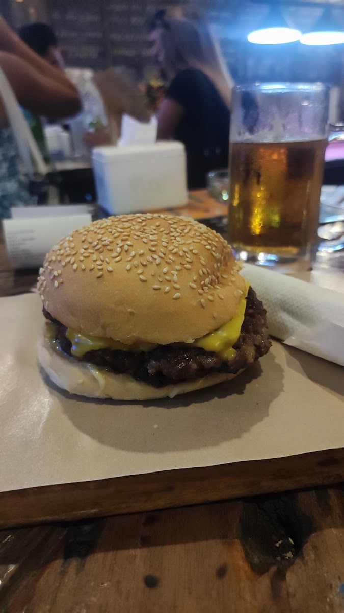 Faraway Sports Bar & Grill Photo 5