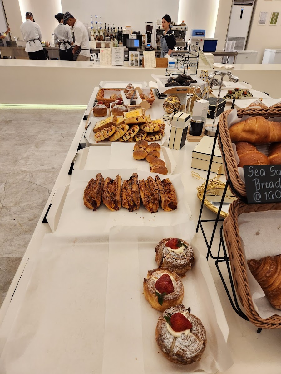 MERCI Bakery & Brunch Photo 8