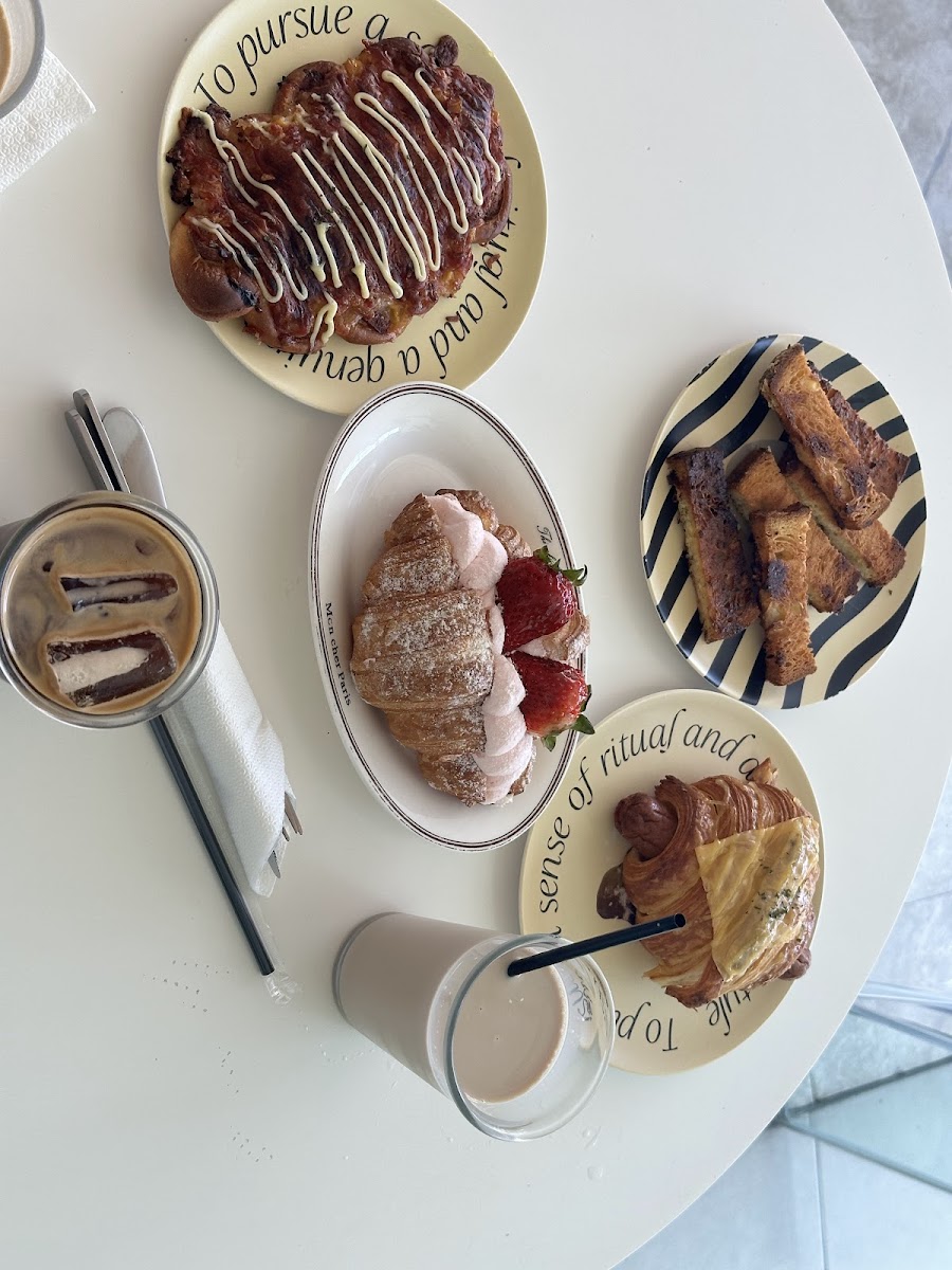 MERCI Bakery & Brunch Photo 9
