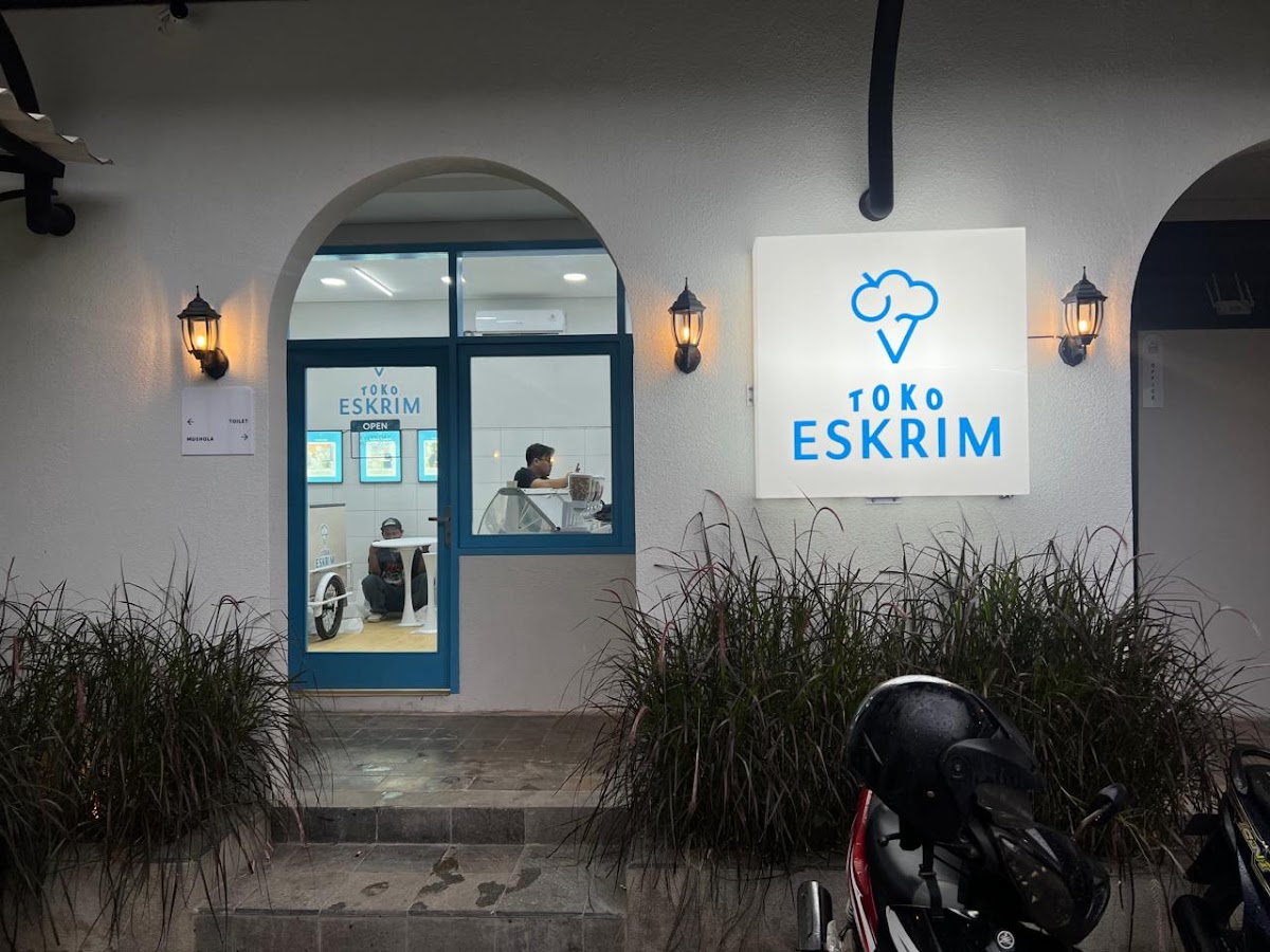 Toko Es Krim