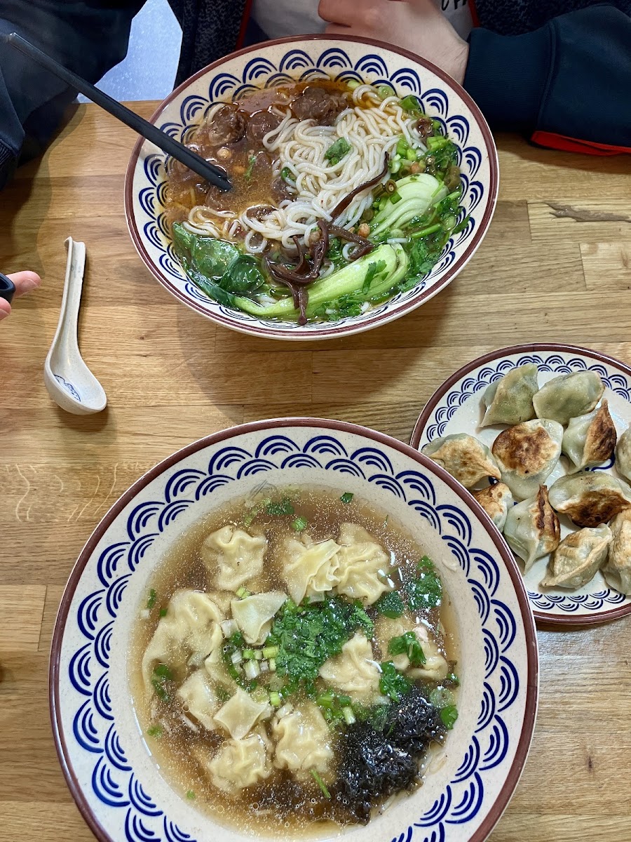 Meets Noodle Photo 3