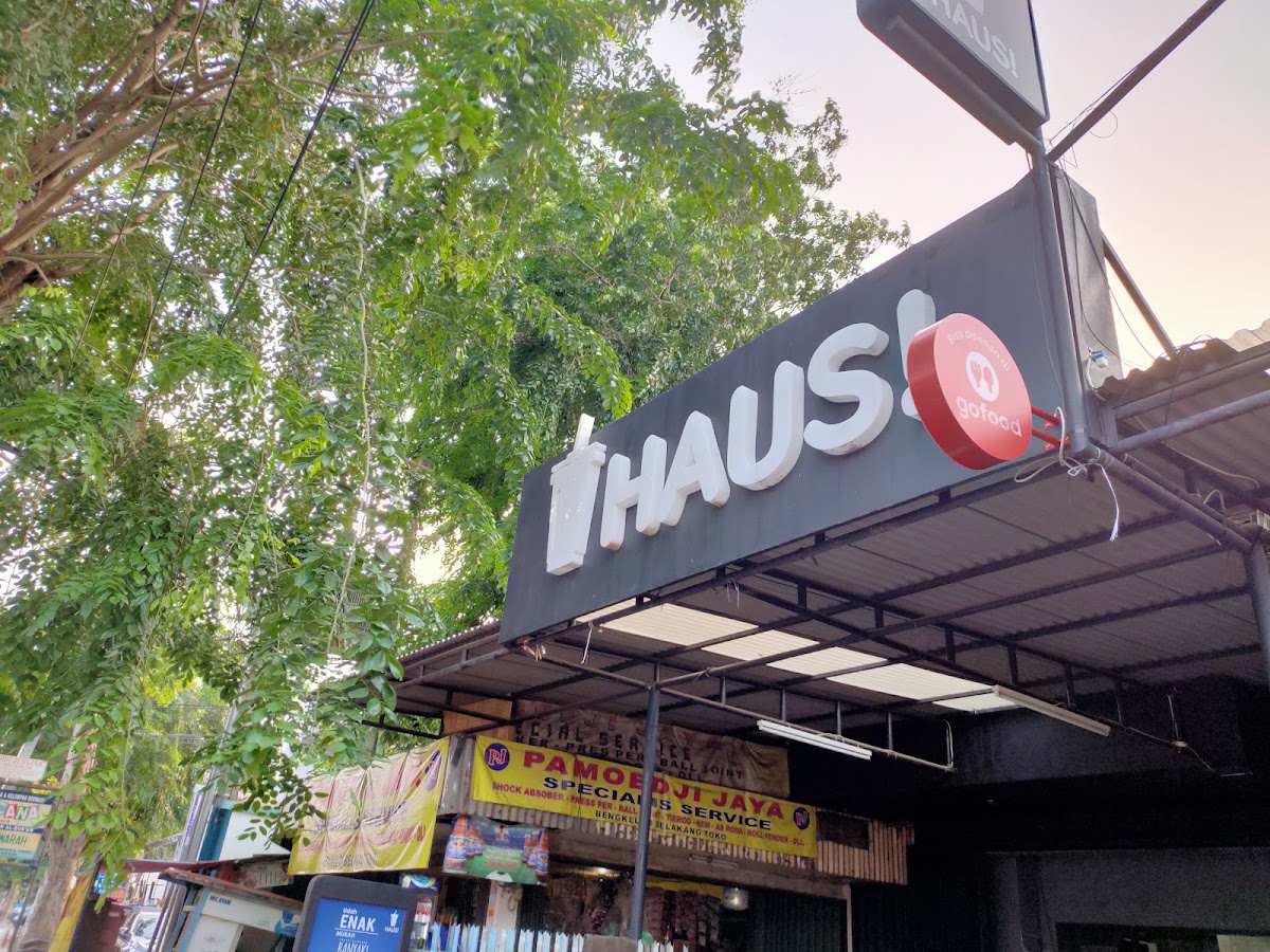 Haus! Pondok Kelapa