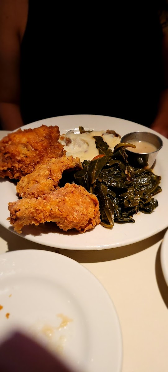 Lucky 32 Southern Kitchen Photo 8