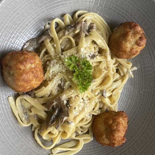 Creamy Meatballs Carbonara