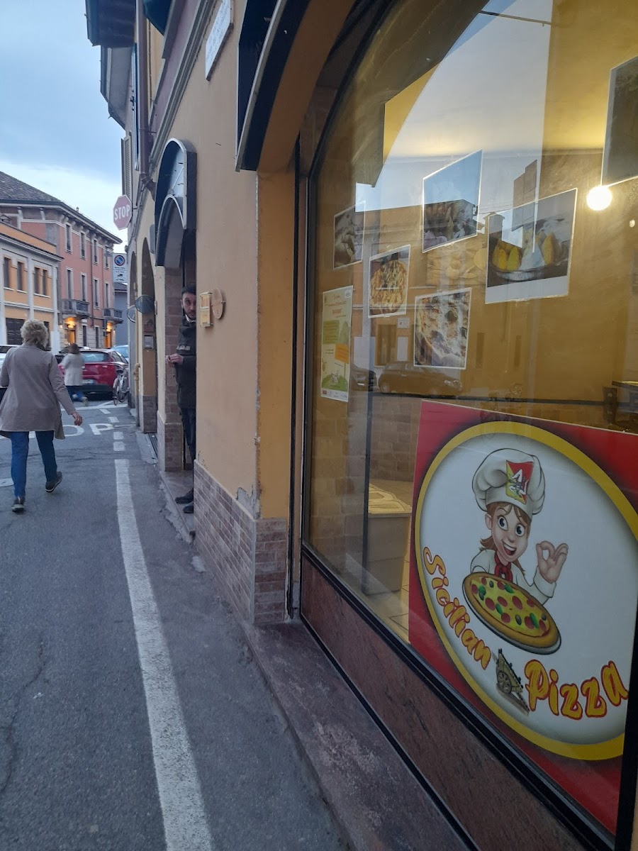 Sicilian Pizza Photo 3