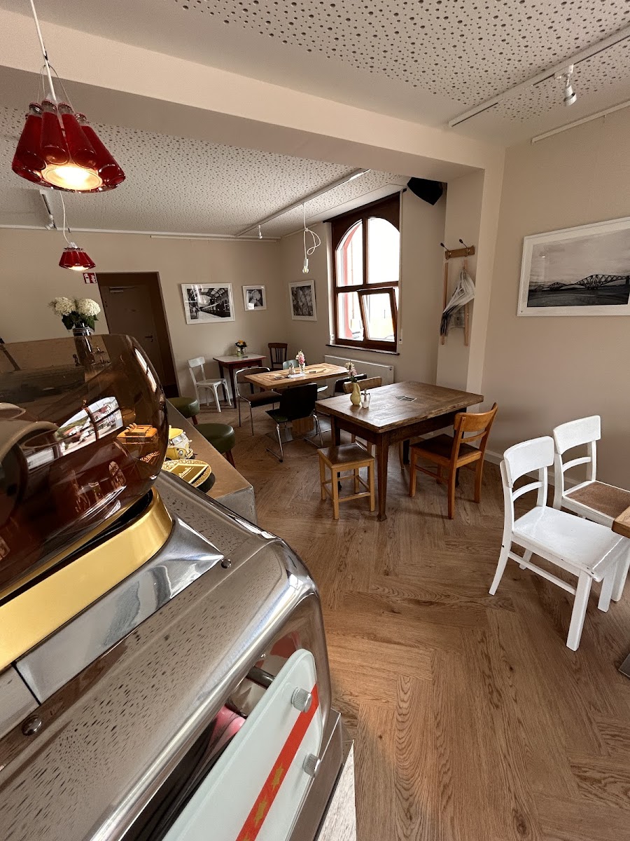 Café Deschawü – Retro Musik Café