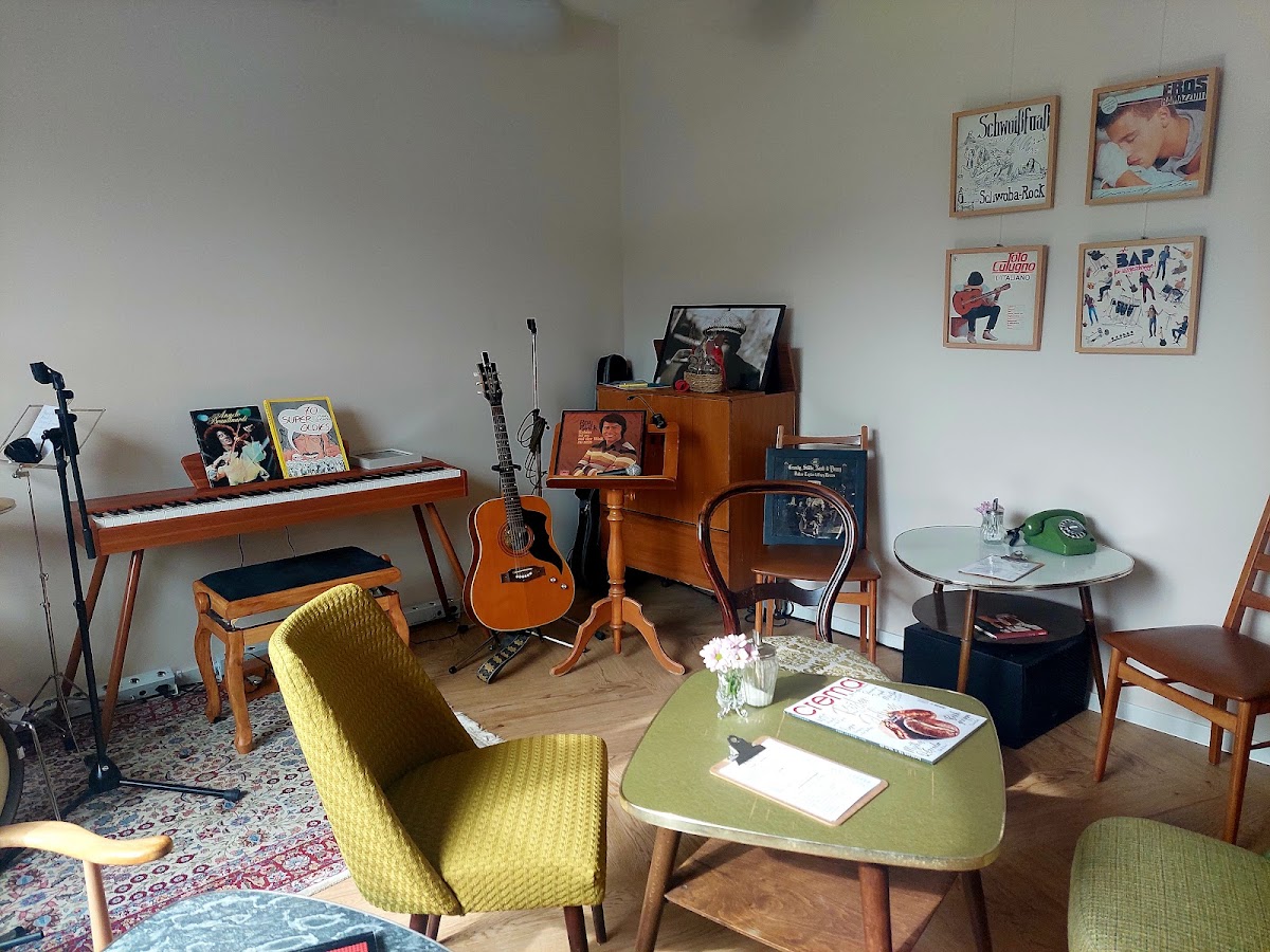 Café Deschawü – Retro Musik Café Photo 4