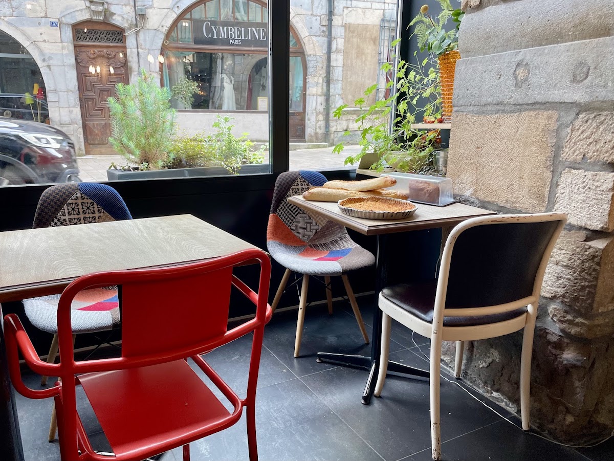 Cafe de L Hermitage Photo 4