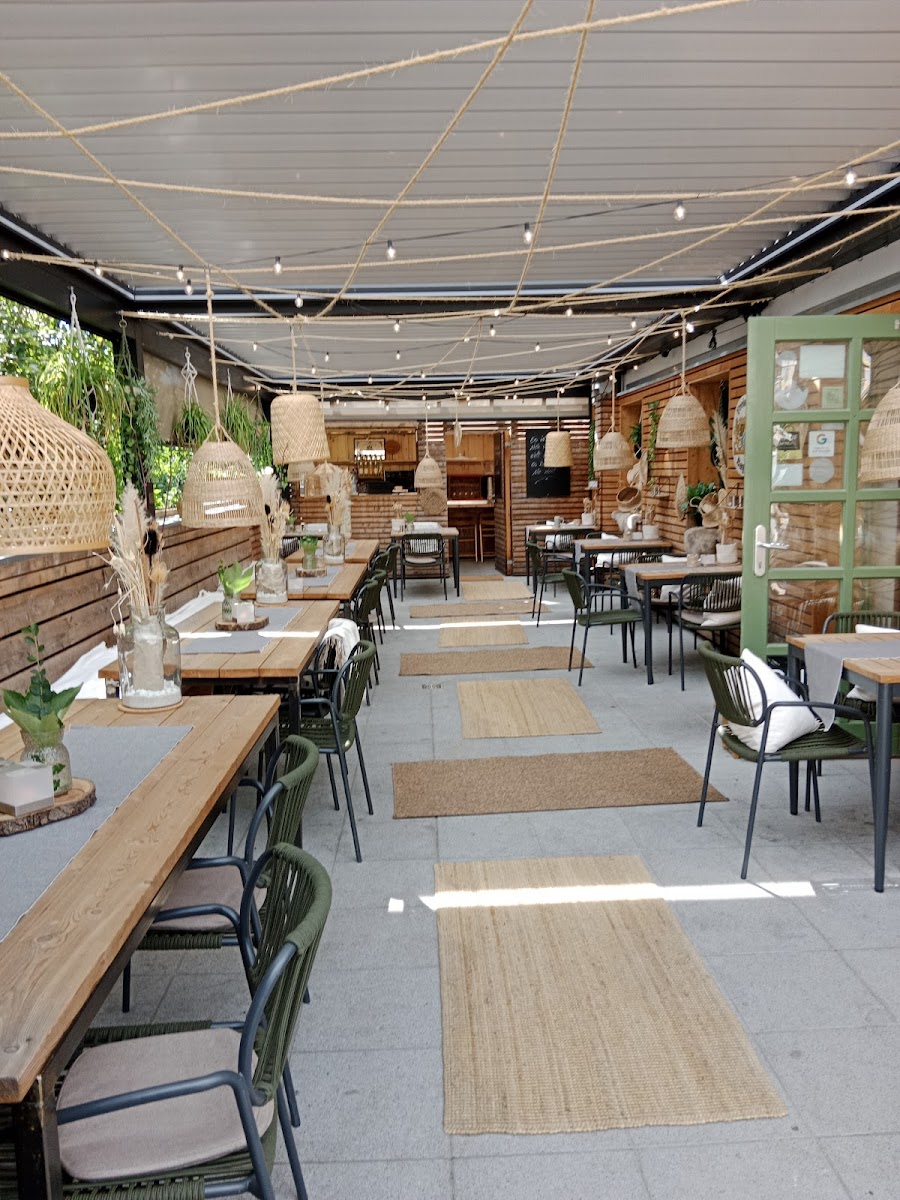 CAFE FLOH
