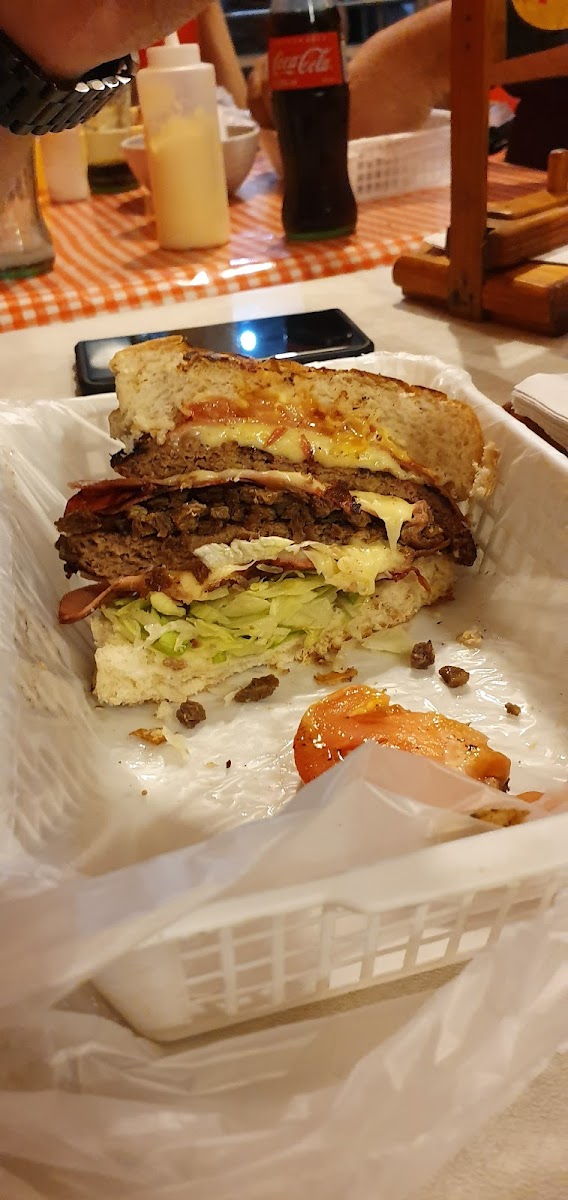 Taz Burger Photo 9