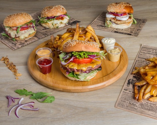 Signature Burgers Photo 3