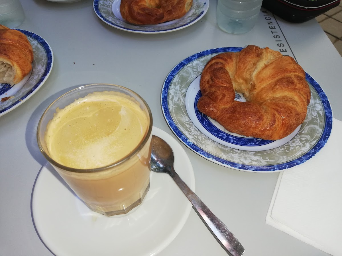 Cafeteria Panaderia Ven Carol Photo 5