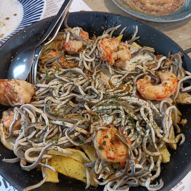 Sartén De Gulas Con Gambas