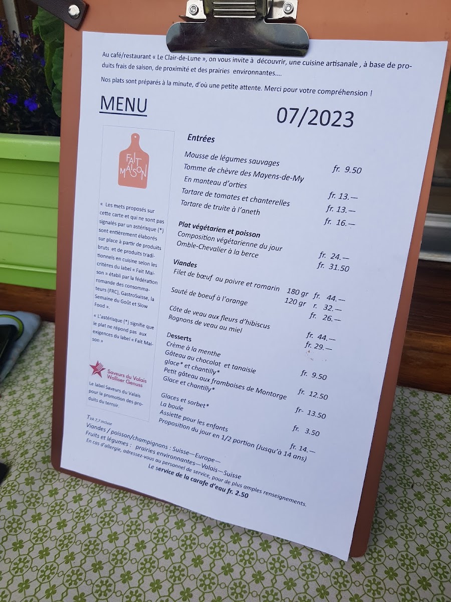 Restaurant Clair de Lune Photo Menu 1
