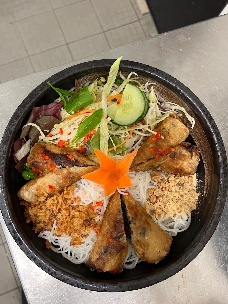 Mai Phuong Photo 3