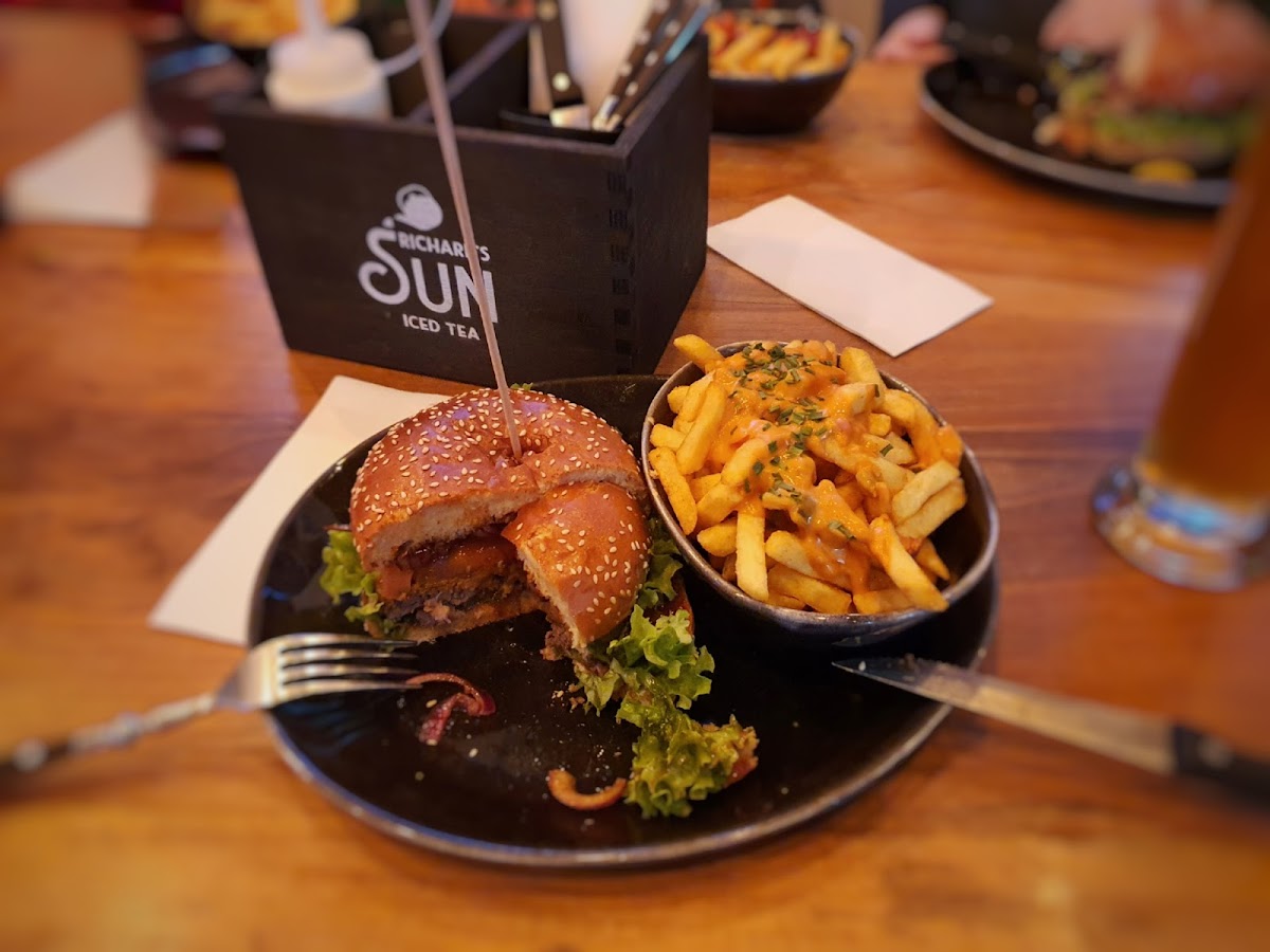 MJ's-BurgerFactory Baden-Baden Photo 6