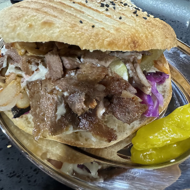 Sandwich Döner Agneau Et Veau Lamb And Veal Döner Sandwich