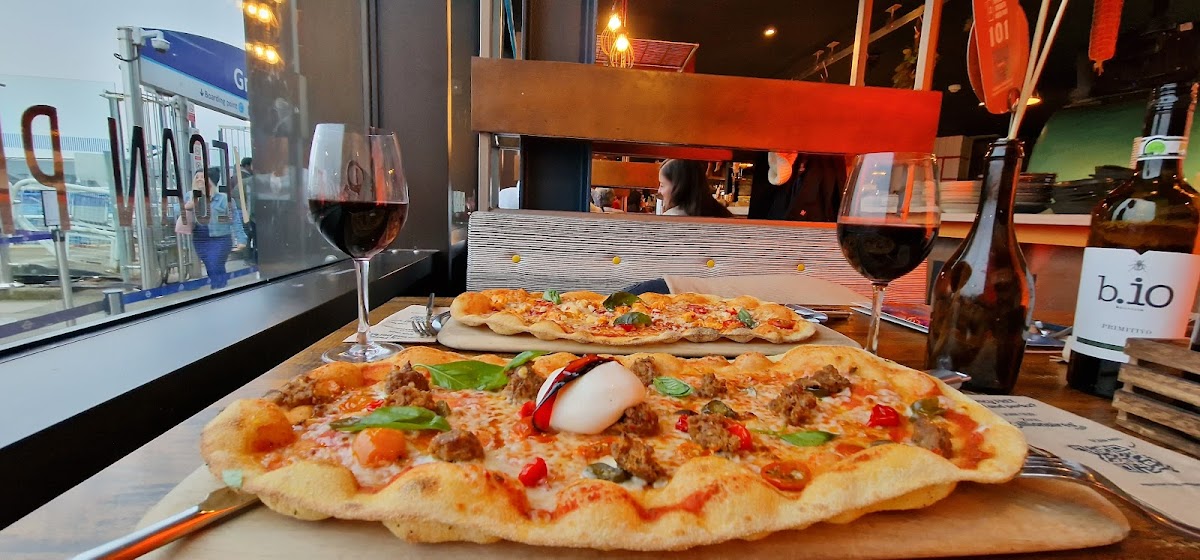 Zizzi - Greenwich Photo 3
