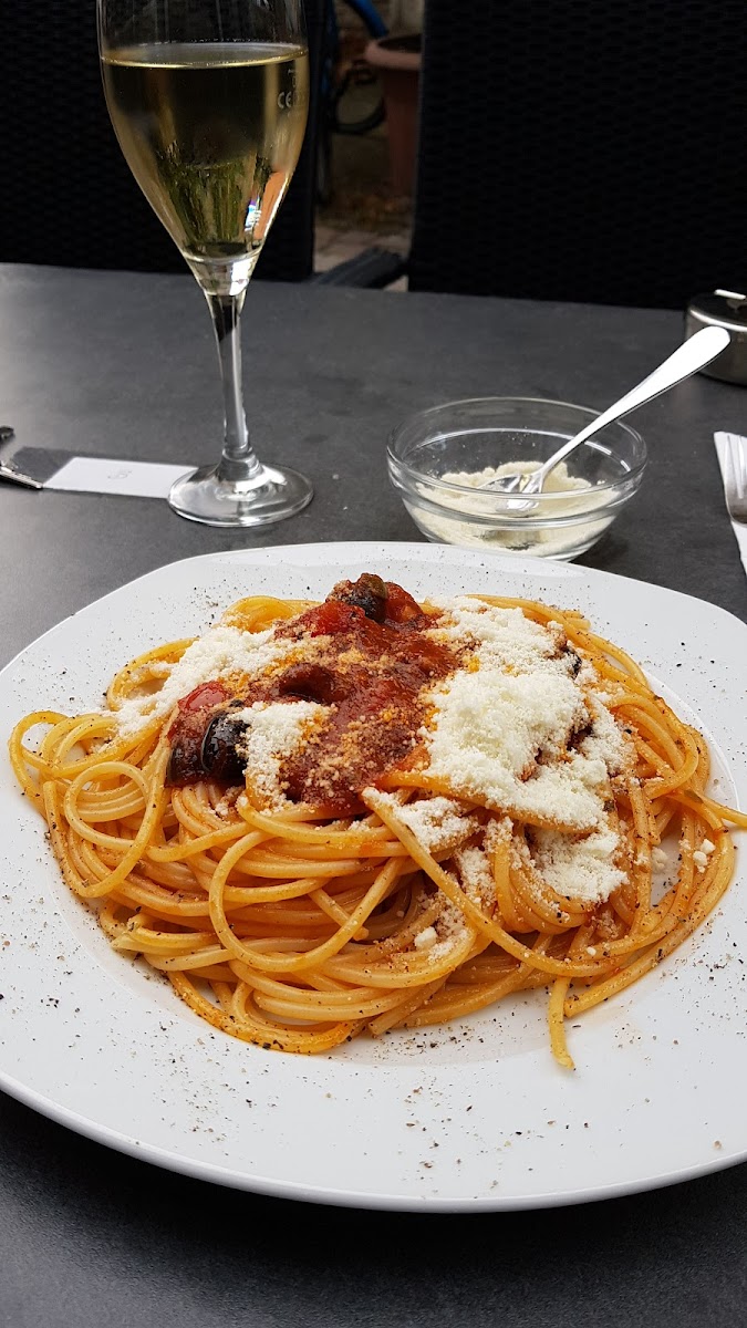 Carlo’s Feinkost | Carlo Crispo Photo 7