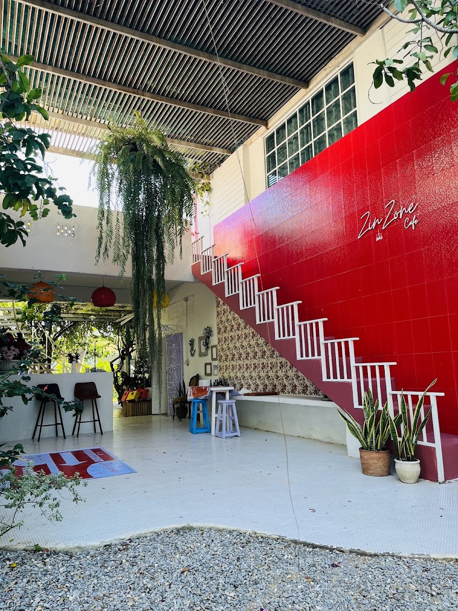 Zin Zone Cafe & Restaurant