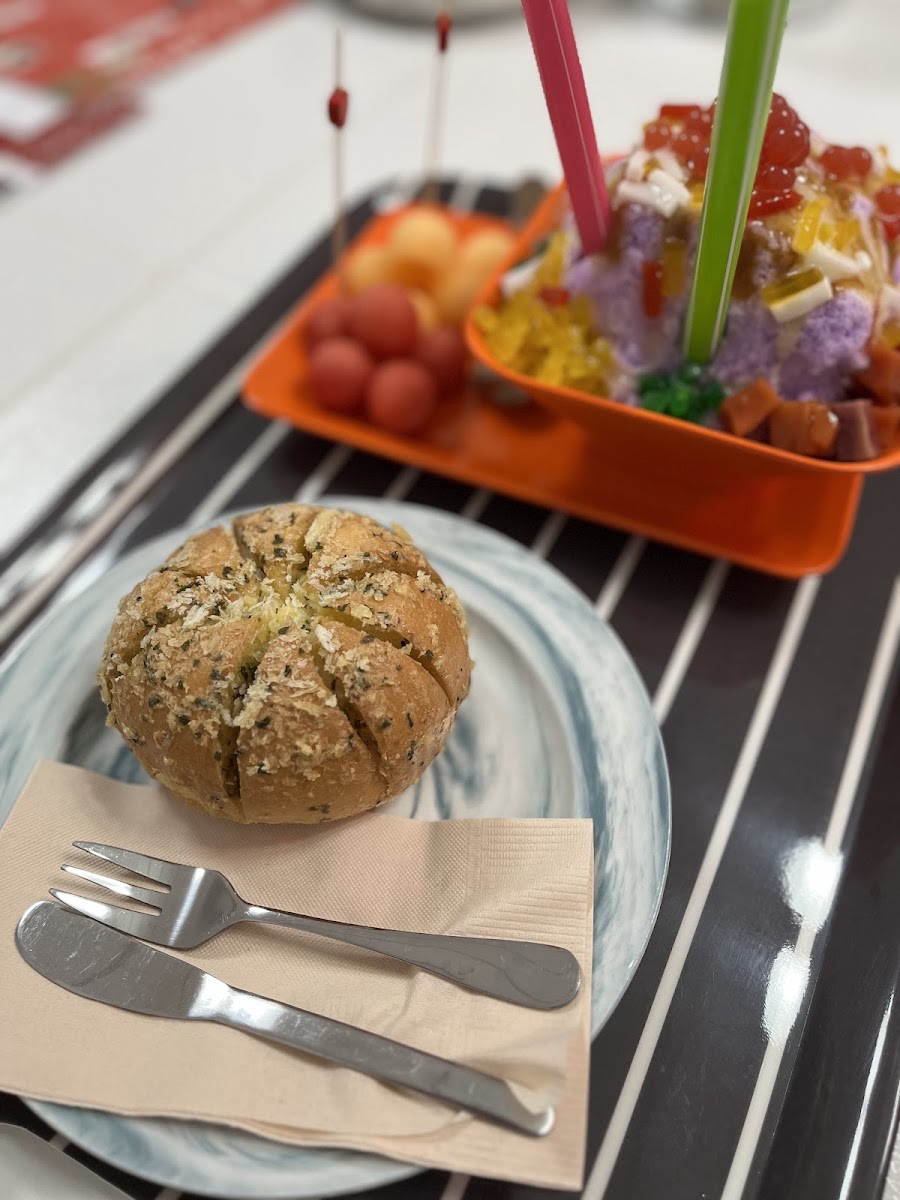 Zin Zone Cafe & Restaurant Photo 7