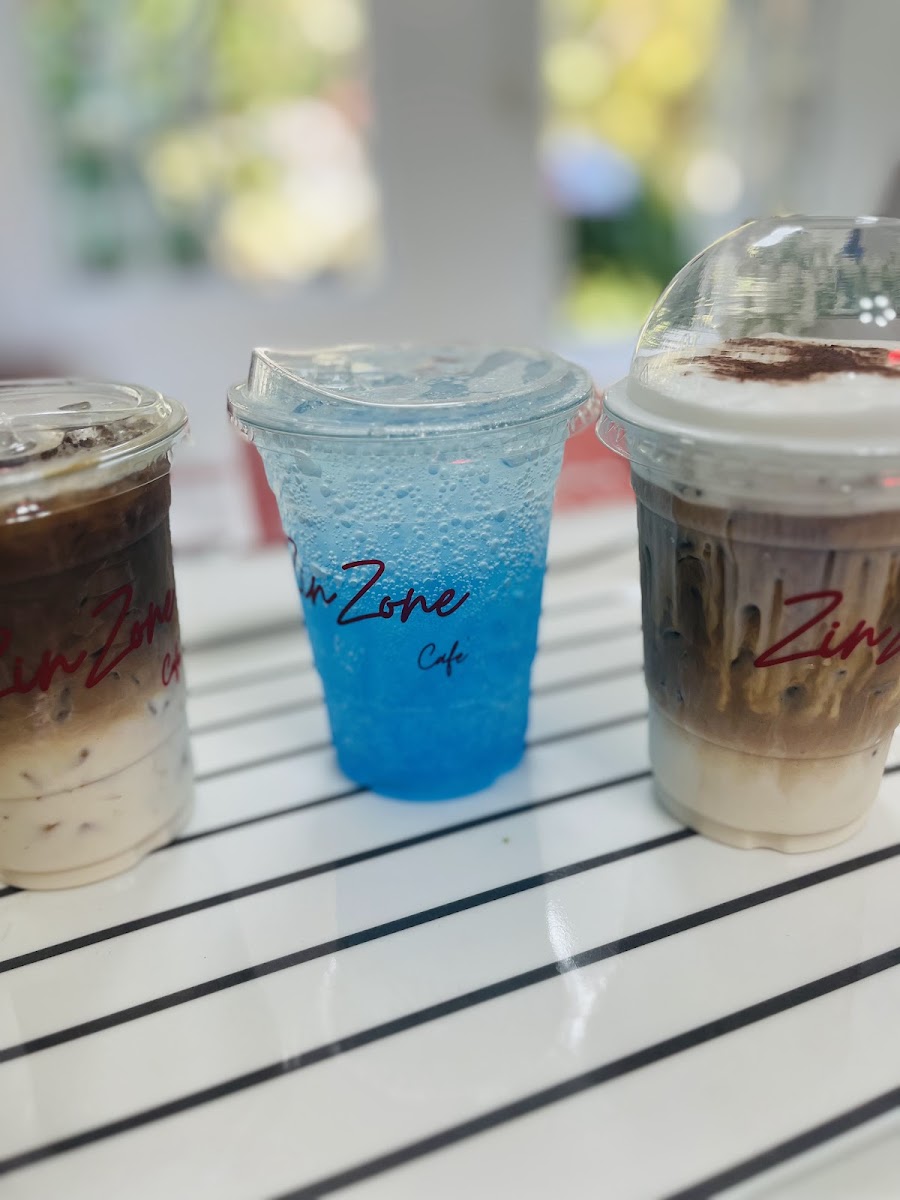 Zin Zone Cafe & Restaurant Photo 9