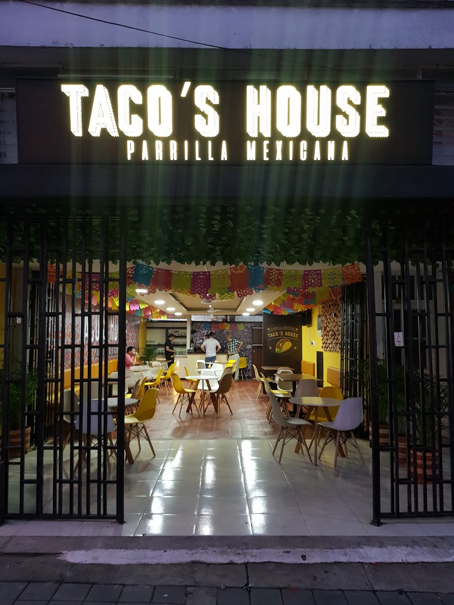 Taco's House Parrilla comida mexicana