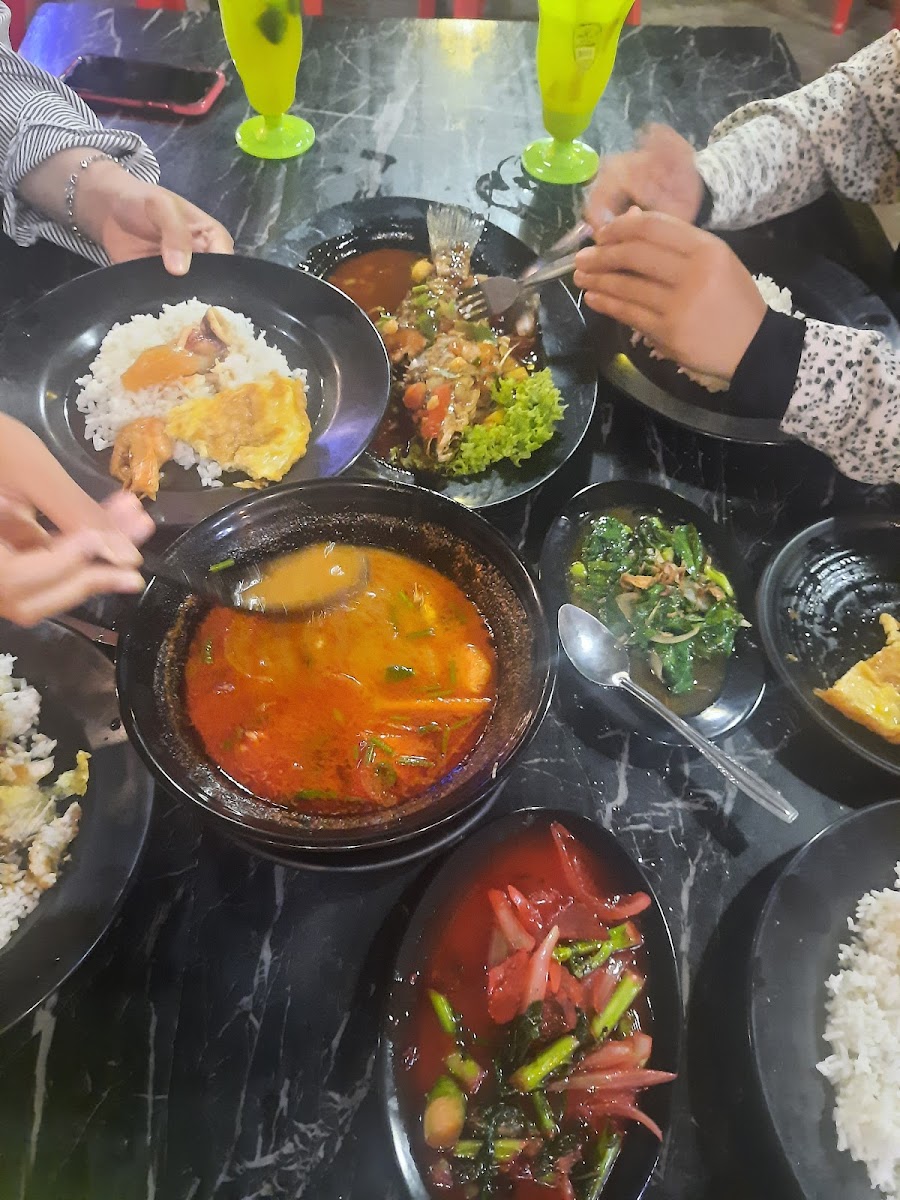 Suria Tomyam