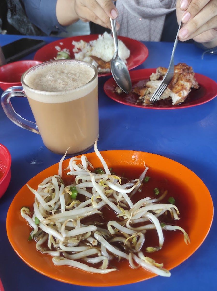 Nasi Ayam Leeza Photo 6