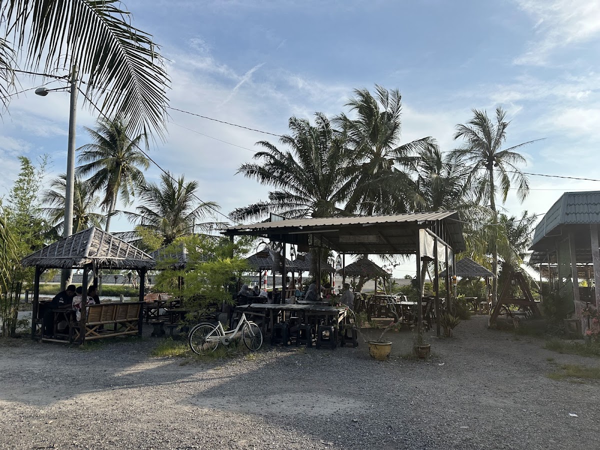 Warung D'Bamboo Ban Pecah Photo 4