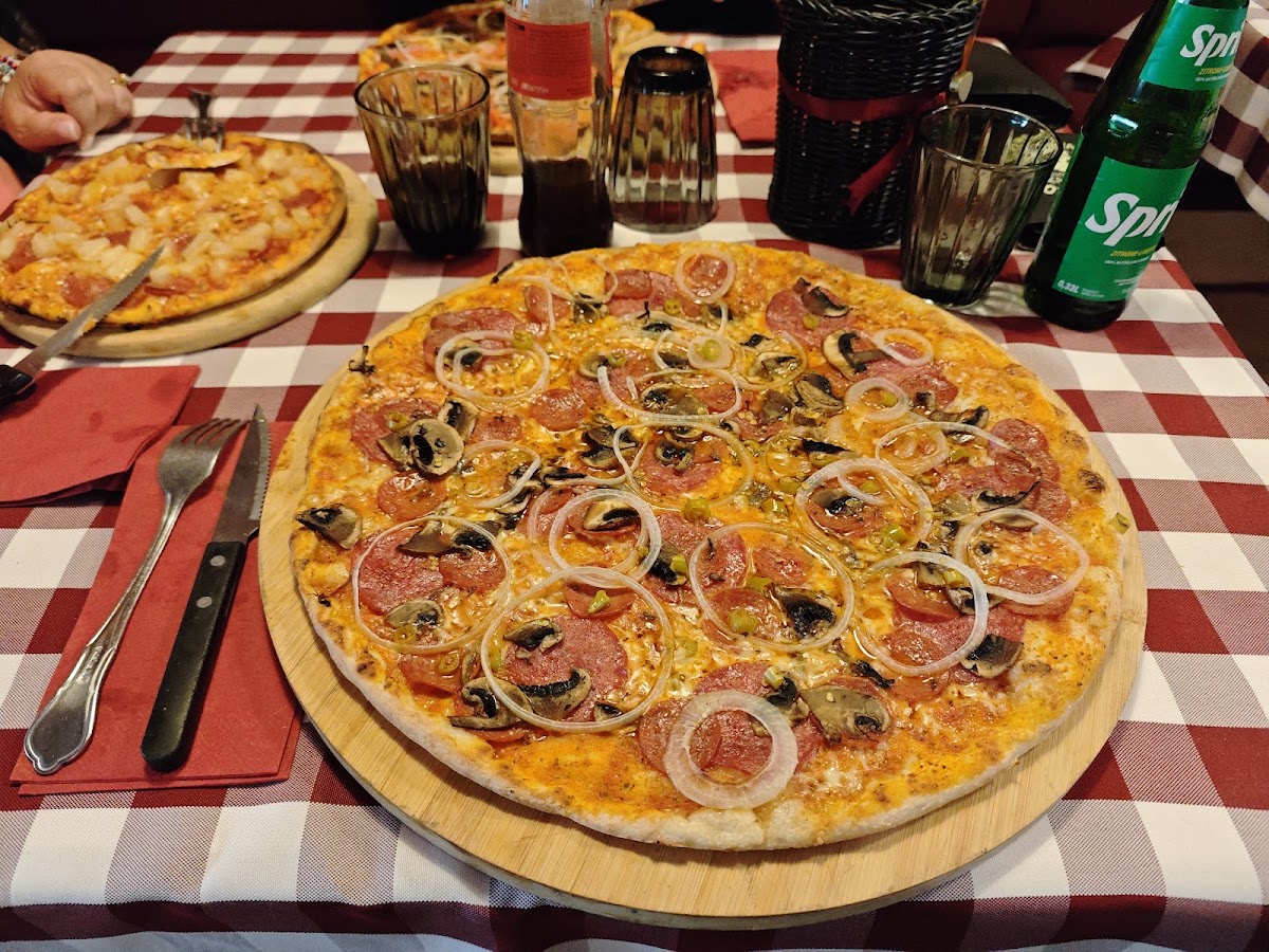 Fabios Pizza Photo 4