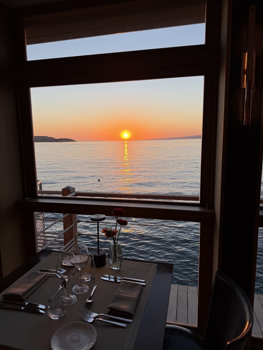 Peron Restaurant Photo 3