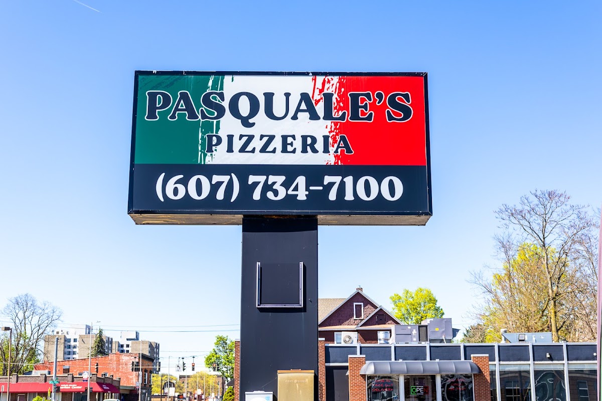 Pasquale's Pizzeria Photo 3