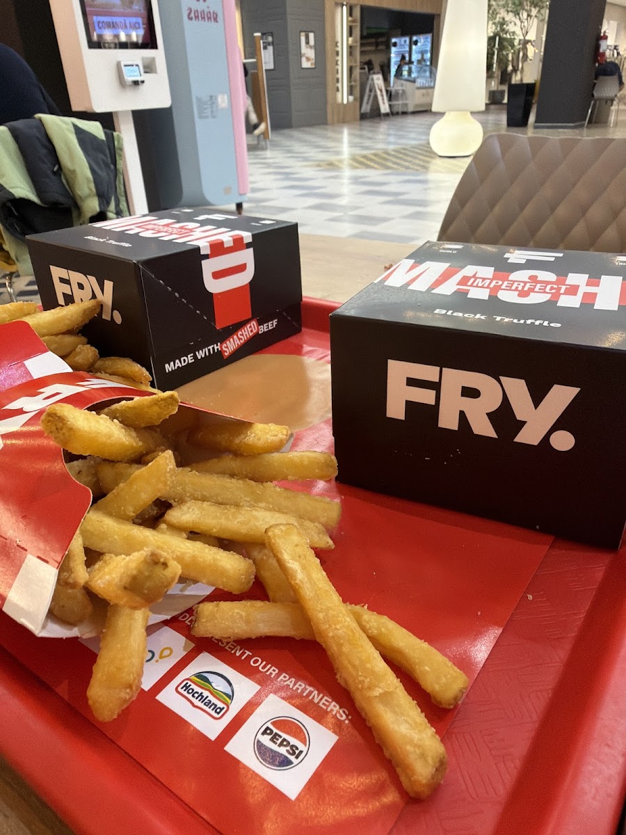 FRYDAY PLAZA M Photo 8